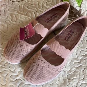 NEW Sketchers Rose fashion sneakers